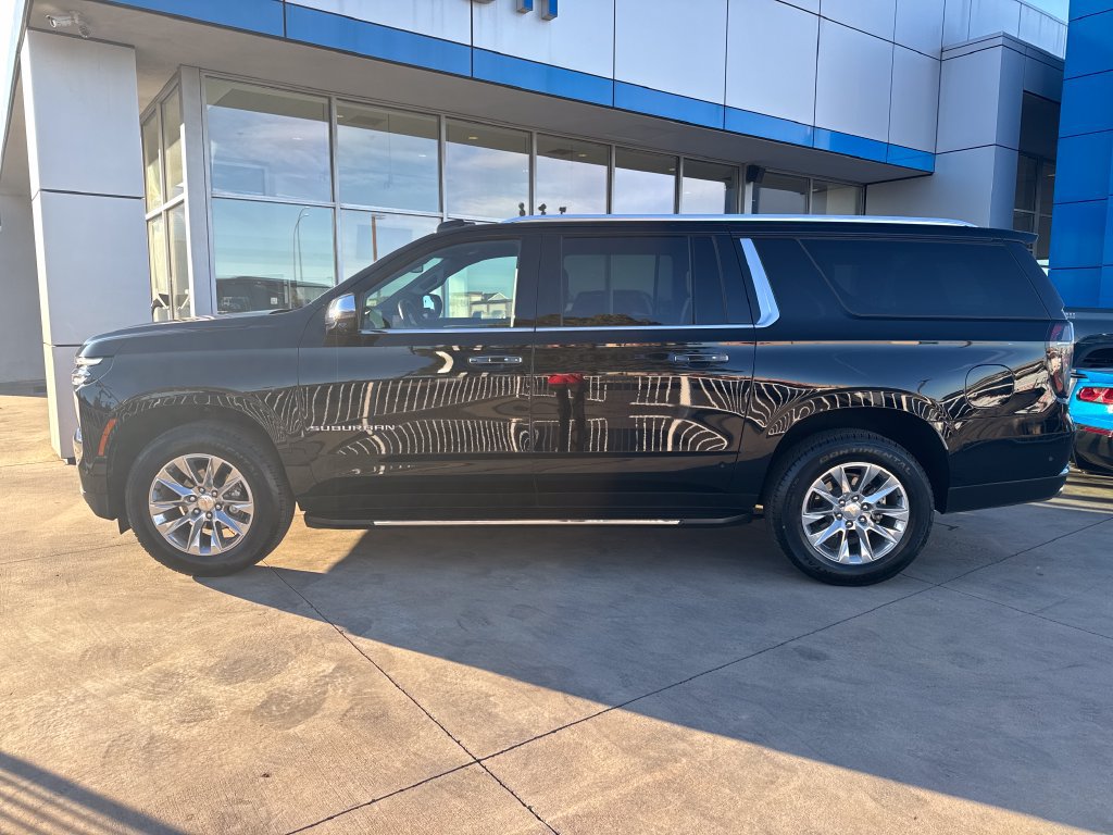 Used 2026 Chevrolet Suburban Premier AWD/4WD image 2