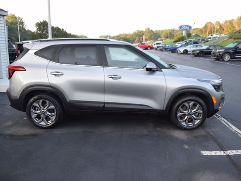 Used 2024 Kia Seltos S AWD/4WD image 3