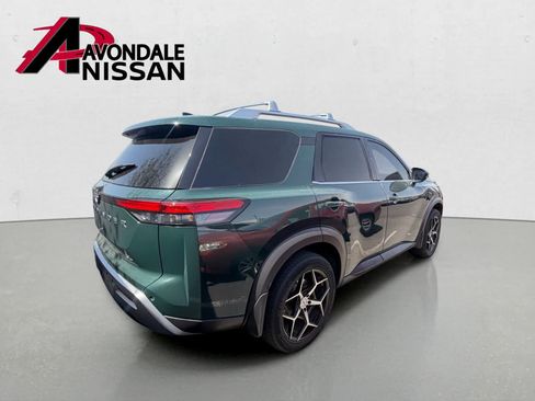 Used 2022 Nissan Pathfinder SL w/ SL Premium Package FWD image 3
