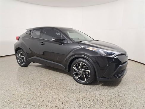Used 2022 Toyota C-HR Limited image 4