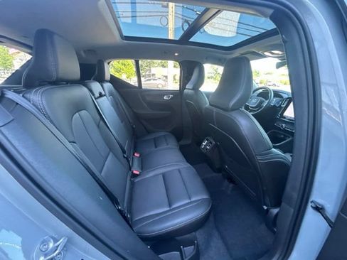 Certified 2025 Volvo XC40 B5 Plus AWD/4WD image 13