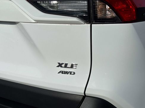 Used 2025 Toyota RAV4 XLE image 17