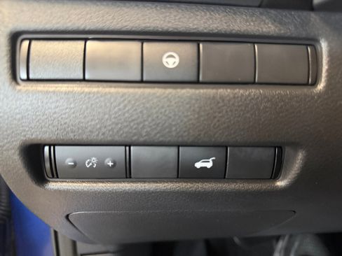 Used 2022 Nissan Rogue SV w/ SV Premium Package FWD image 28