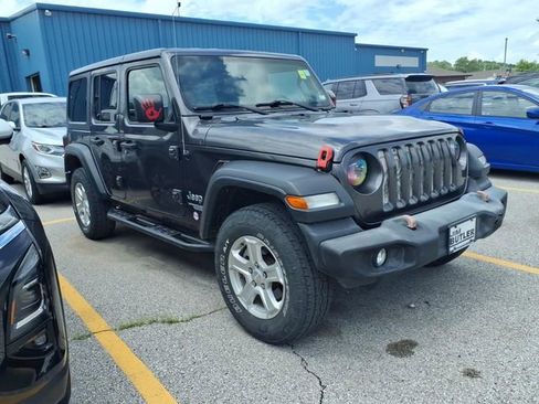 Used 2018 Jeep Wrangler Unlimited Sport S AWD/4WD image 4