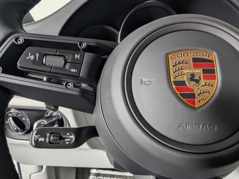 New 2026 Porsche Macan image 37