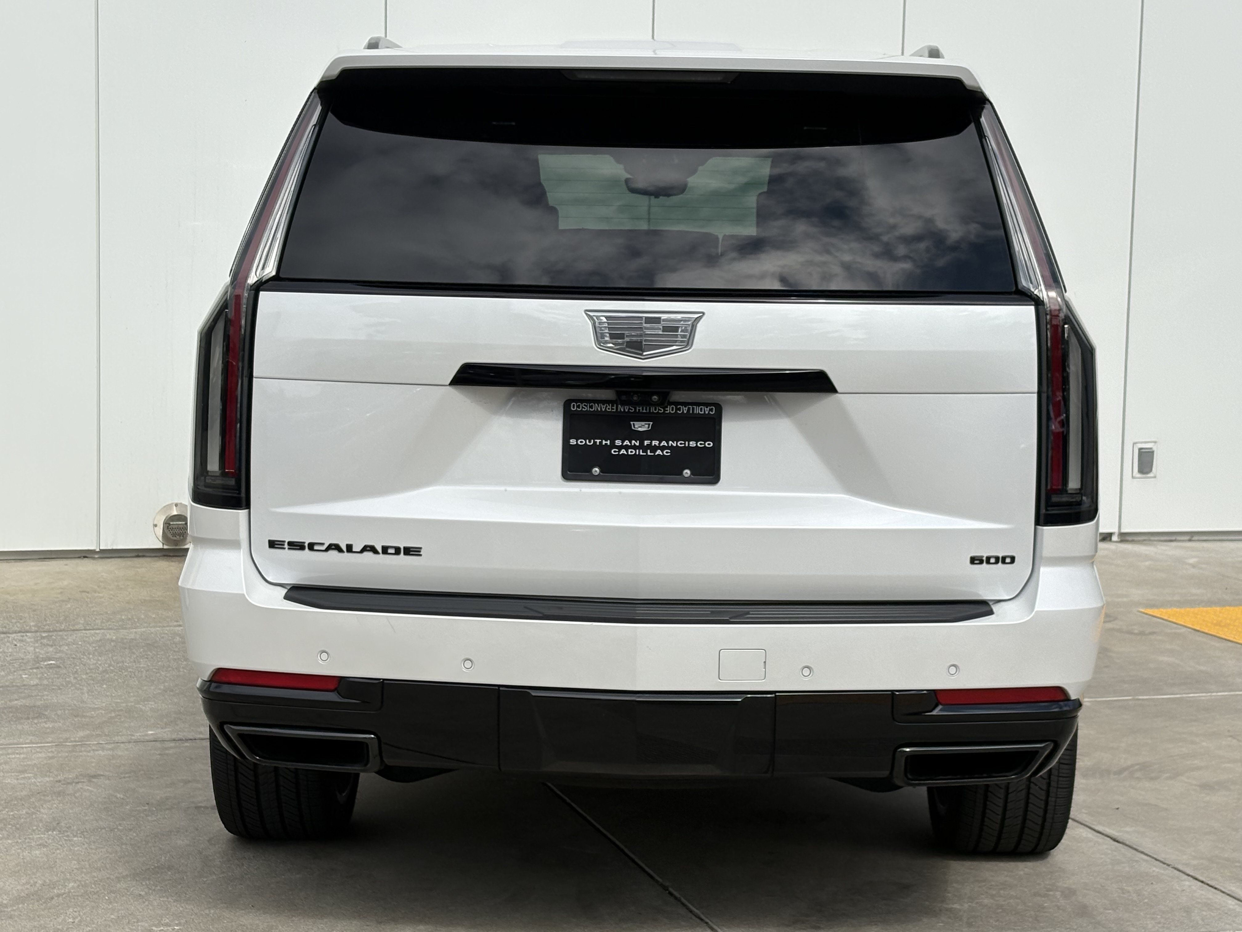 Used 2025 Cadillac Escalade ESV Sport Platinum w/ LPO, ONYX Package AWD/4WD image 8