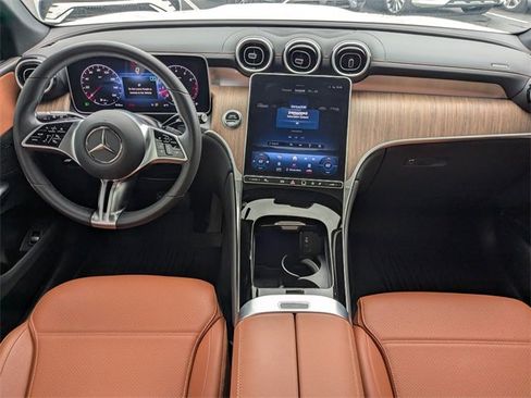 Used 2024 Mercedes-Benz GLC 300 4MATIC image 17