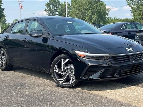 New 2025 Hyundai Elantra Sport image 1