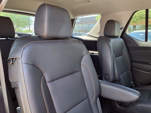 Used 2021 Chevrolet Traverse RS w/ LPO, Floor Liner Package FWD image 15