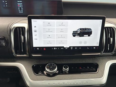 Certified 2025 Ford Expedition Tremor AWD/4WD image 16
