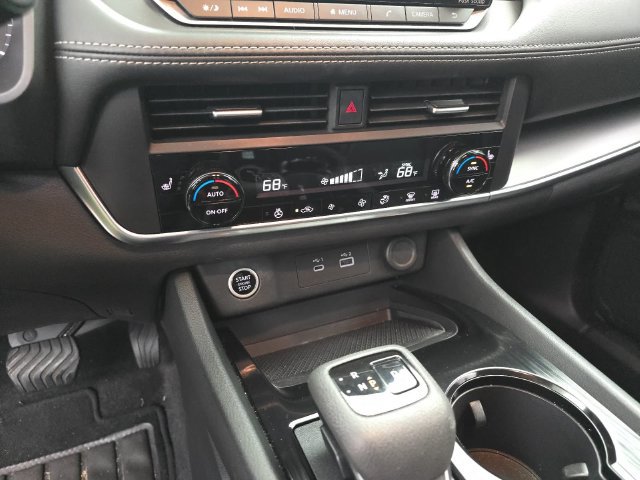 Used 2023 Nissan Rogue SV w/ SV Premium B Package FWD image 20