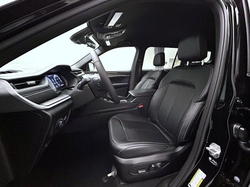 New 2025 Jeep Grand Cherokee L Limited w/ Black Appearance Package image 16