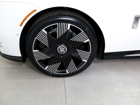 Used 2024 Rolls-Royce Spectre w/ Spectre Launch Package image 34