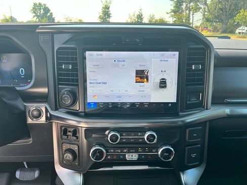 Used 2025 Ford F150 Platinum w/ Equipment Group 702A High AWD/4WD image 18