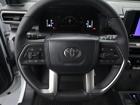 New 2026 Toyota 4Runner SR5 RWD image 5