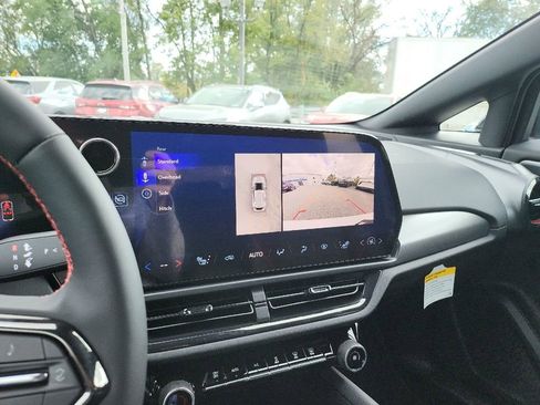 New 2025 Chevrolet Equinox EV RS image 30