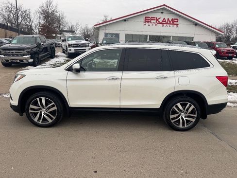 Used 2017 Honda Pilot Touring image 2