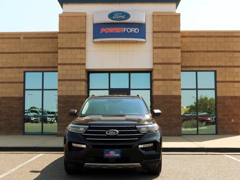 Certified 2023 Ford Explorer XLT w/ Equipment Group 202A AWD/4WD image 3