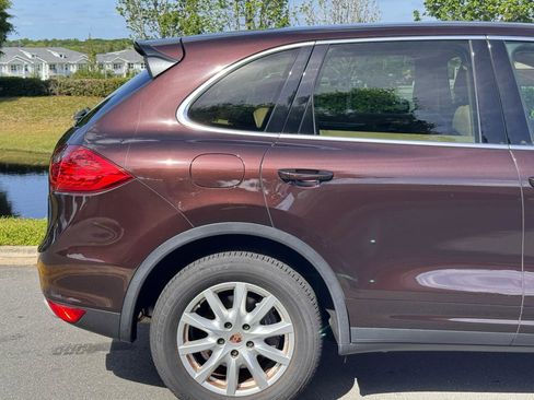 Used 2014 Porsche Cayenne AWD/4WD image 37