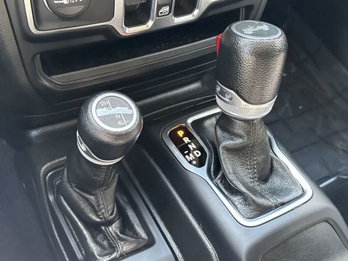 Used 2022 Jeep Wrangler Unlimited Sport AWD/4WD image 27