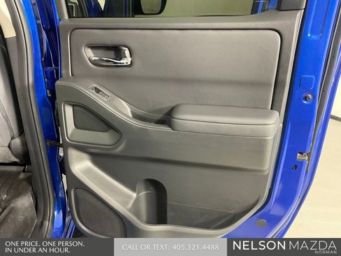 Used 2024 Nissan Frontier SV w/ SV Convenience Package RWD image 23
