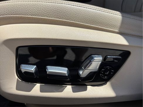 Used 2017 BMW 530i xDrive AWD/4WD image 19