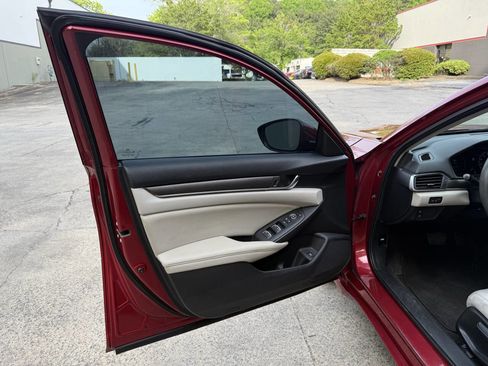 Used 2020 Honda Accord LX image 29