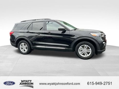 Certified 2022 Ford Explorer XLT w/ Equipment Group 202A AWD/4WD image 2
