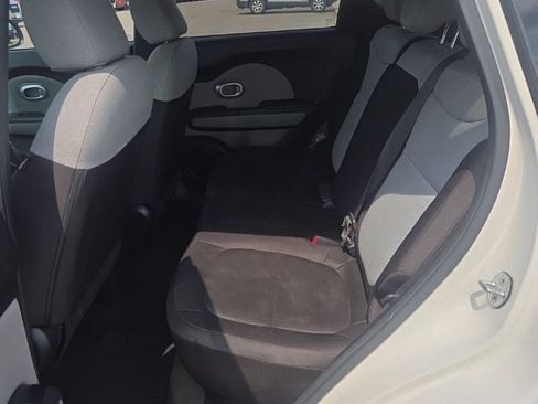 Used 2016 Kia Soul FWD image 23