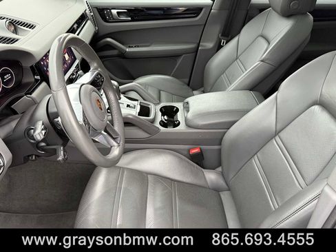 Used 2022 Porsche Cayenne image 10