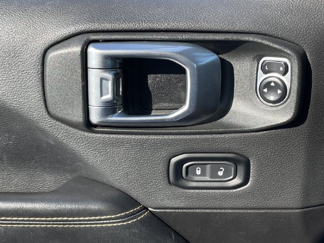 Used 2024 Jeep Wrangler Unlimited Sahara AWD/4WD image 24