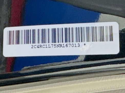 Used 2022 Chrysler Pacifica Touring-L FWD image 33
