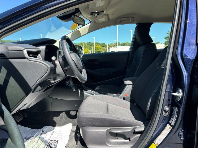 Used 2025 Toyota Corolla LE AWD/4WD image 16