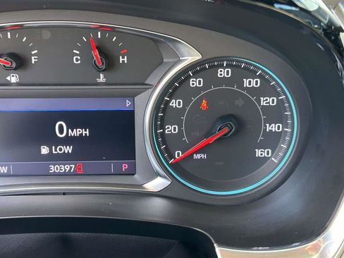 Used 2023 Chevrolet Traverse LT image 25