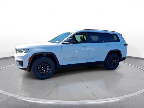 Used 2023 Jeep Grand Cherokee L Laredo AWD/4WD image 5