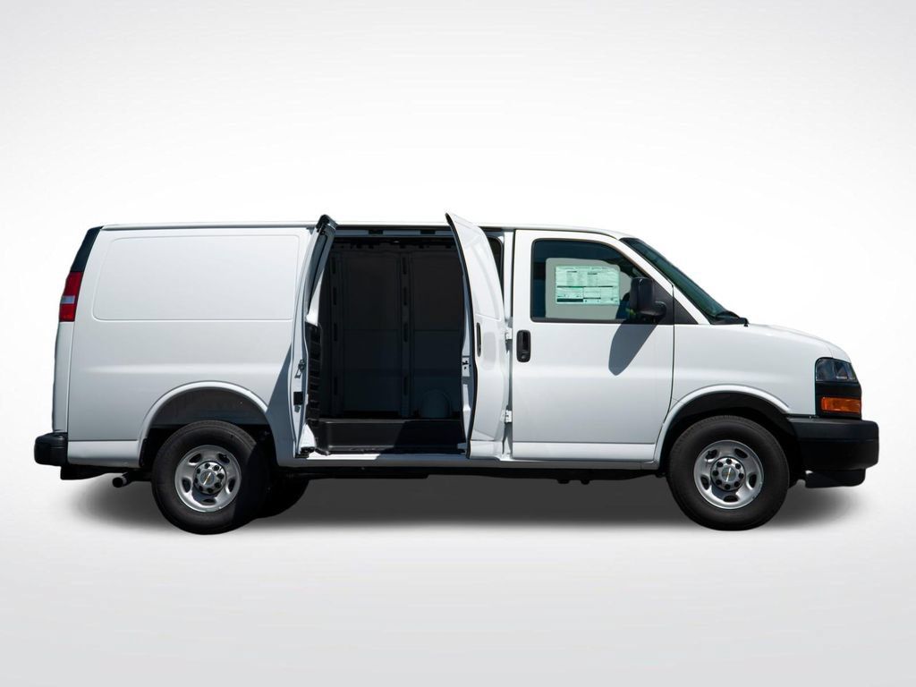 New 2025 Chevrolet Express 3500 w/ Driver Convenience Package RWD image 6