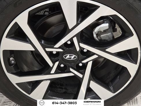 Used 2023 Hyundai Kona Limited AWD/4WD image 13