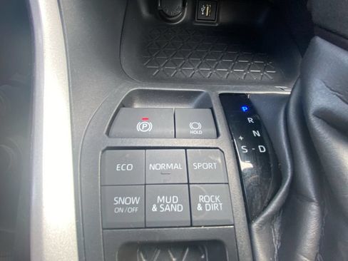 Used 2024 Toyota RAV4 XLE w/ Convenience Package AWD/4WD image 23