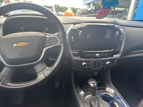 Used 2020 Chevrolet Traverse LT w/ LT Premium Package FWD image 8