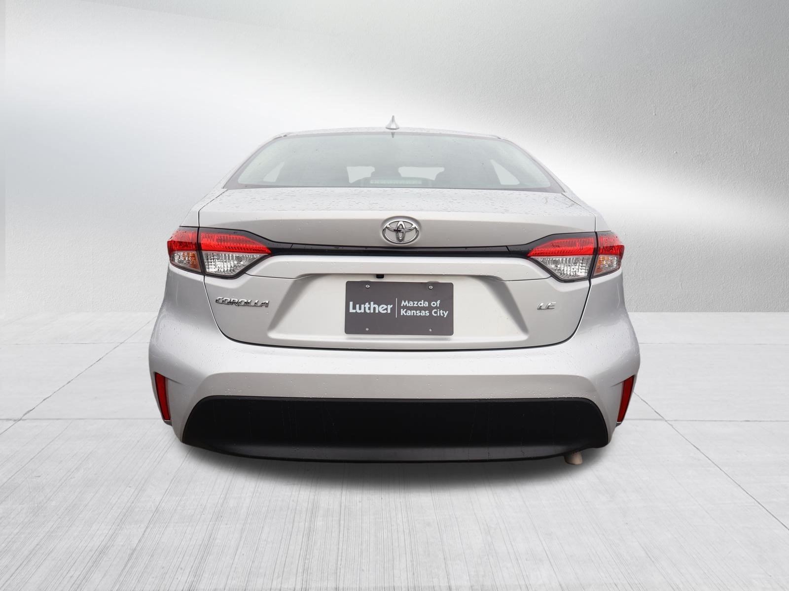 Used 2025 Toyota Corolla LE FWD image 6