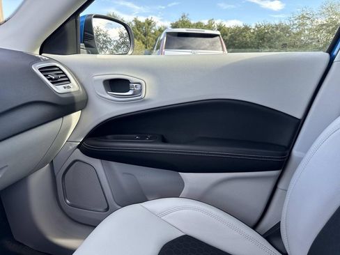 Used 2019 Jeep Compass Latitude w/ Popular Equipment Group image 22