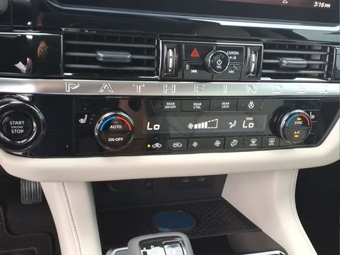 New 2026 Nissan Pathfinder SL FWD image 17