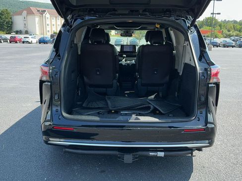 Certified 2023 Toyota Sienna Platinum AWD/4WD image 9