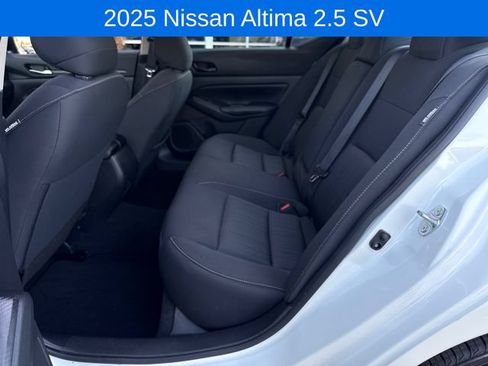 Used 2025 Nissan Altima 2.5 SV FWD image 23
