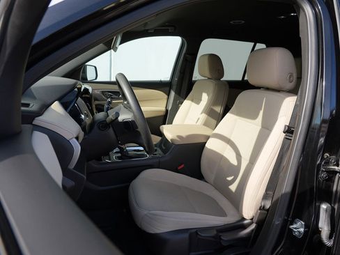 Used 2023 Chevrolet Traverse LS w/ Safety Package image 13