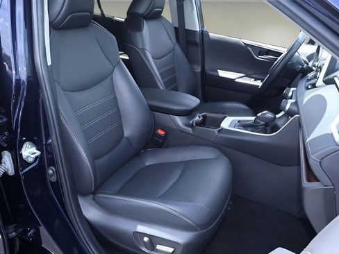 Certified 2022 Toyota RAV4 Limited FWD image 17