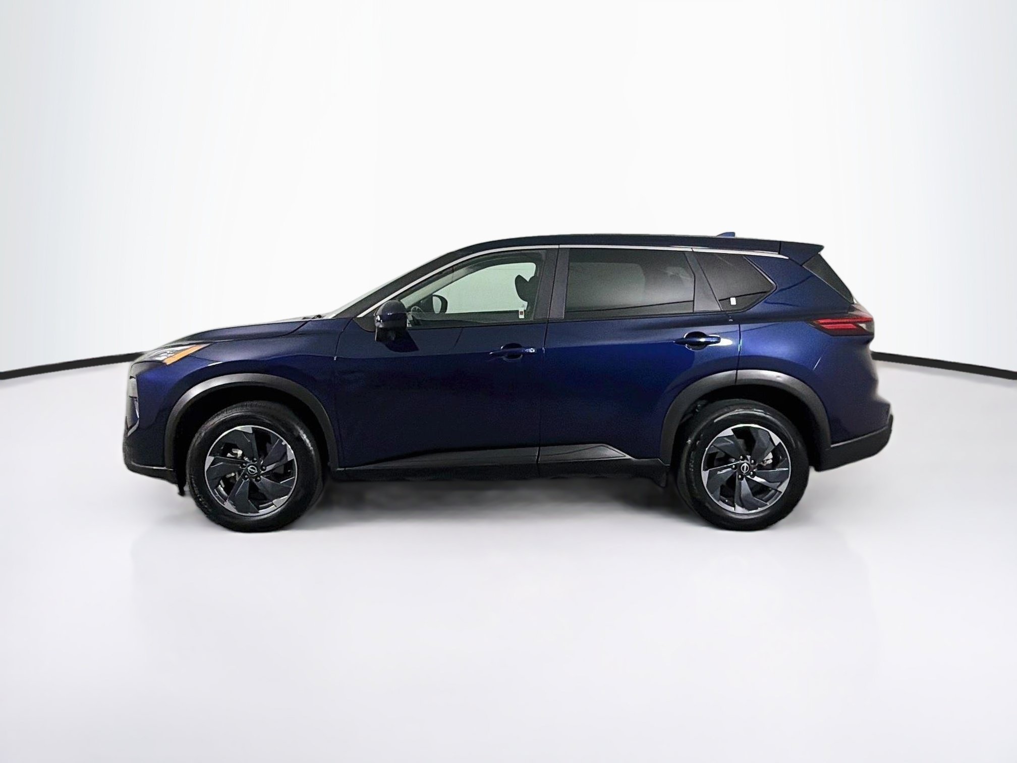 Used 2025 Nissan Rogue SV FWD image 4