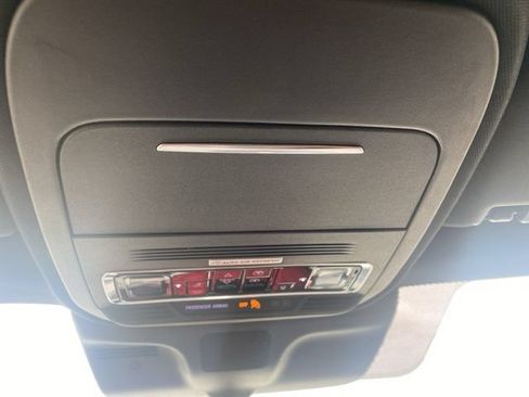 New 2025 Lincoln Navigator Reserve AWD/4WD image 27