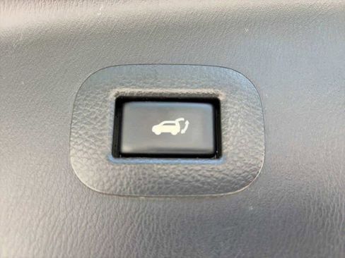 Used 2018 Nissan Armada SL w/ Premium Package RWD image 8