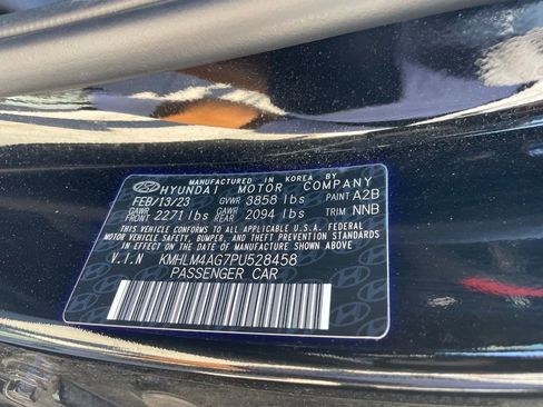 Used 2023 Hyundai Elantra SEL image 12